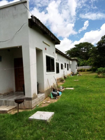 3-bedroom-flat-for-rent-in-ibex-hill-big-3