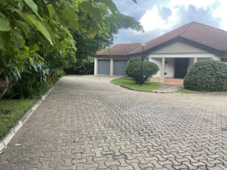 spacious-3-bedroom-house-with-swimming-pool-in-prospect-hill