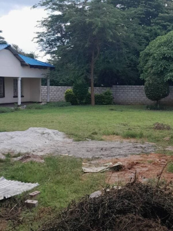 3-bedroom-stand-alone-in-woodlands-big-8