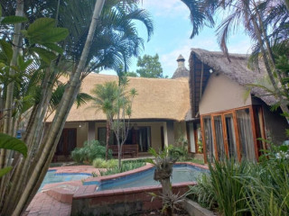 2-bedroom-fully-furnished-house-for-rent-in-eureka-park