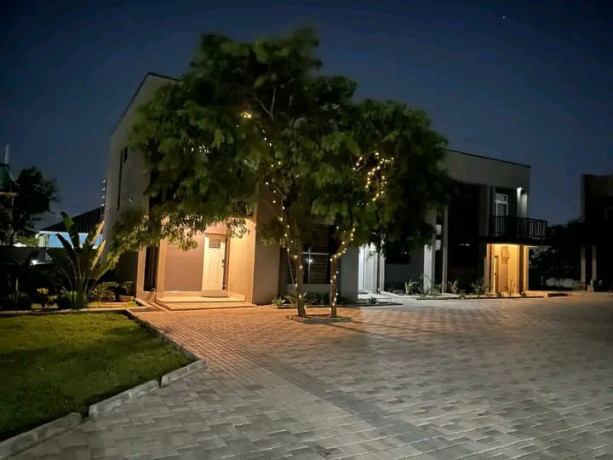 2-and-3-bedroom-fully-furnished-apartments-for-rent-in-roma-big-9