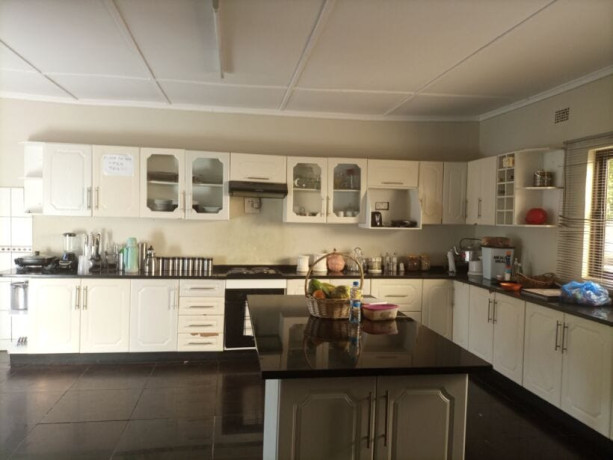 4-bedroom-house-for-rent-in-olympia-big-3