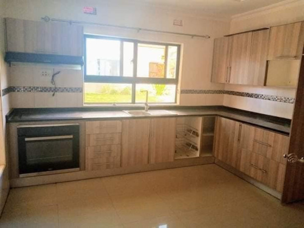 3-bedroom-flat-for-rent-in-makeni-big-2