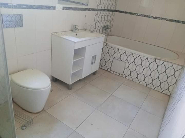 3-bedroom-flat-for-rent-in-makeni-big-4