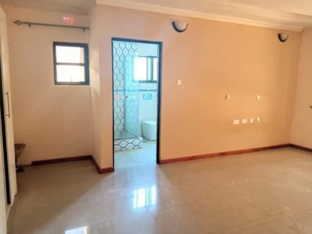 3-bedroom-flat-for-rent-in-makeni-big-7