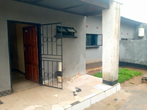 2-bedroom-house-for-rent-in-7-miles-big-0