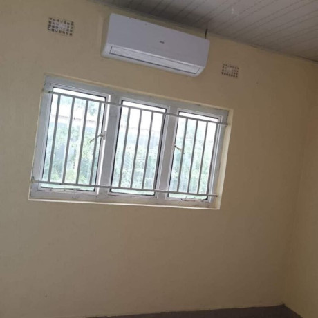 3-bedroom-flat-for-rent-in-chalala-big-4