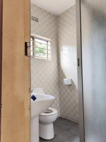 3-bedroom-flat-for-rent-in-chainama-big-6