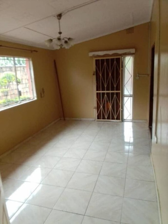 4-bedroom-house-for-rent-in-avondale-big-3