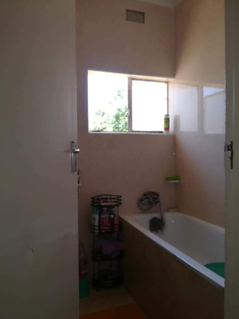 2-bedroom-flat-for-rent-in-rhodespark-big-6