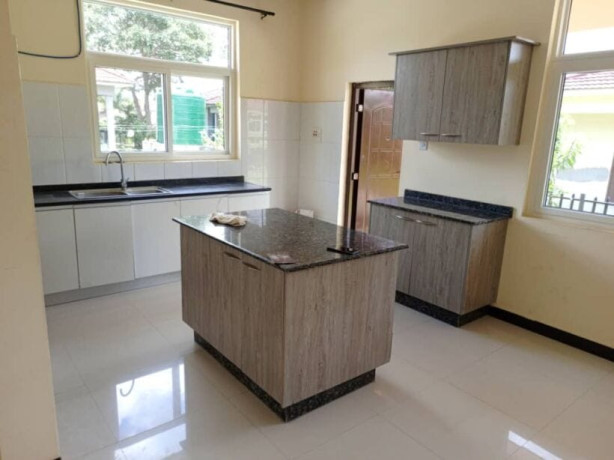 4-bedroom-house-for-rent-in-silverest-garden-big-7