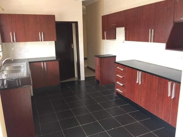 3-bedroom-flat-for-rent-in-chalala-big-3