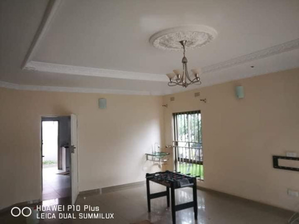 2-bedroom-flat-for-rent-in-chalala-big-3