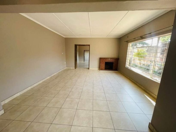 3-bedroom-house-for-rent-in-roma-big-8