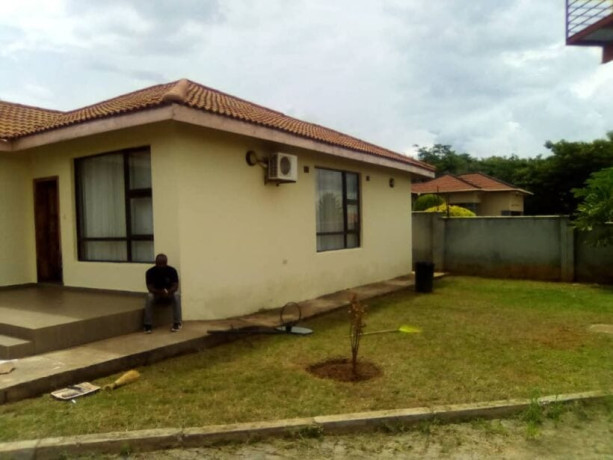 2-bedroom-house-for-rent-in-roma-park-big-6