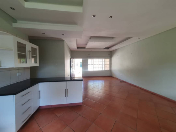 2-bedroom-house-for-rent-in-roma-big-2