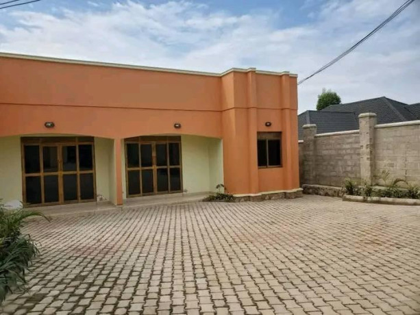 1-bedroom-apartment-for-rent-in-emmasdale-big-3