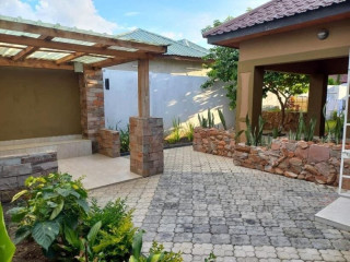 3-bedroom-flat-for-rent-in-meanwood-chamba-valley