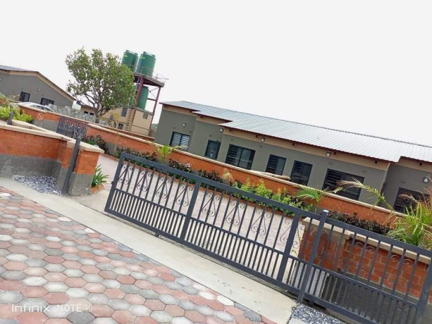 3-bedroom-house-for-rent-in-meanwood-big-5