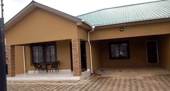 2-bedroom-flat-for-rent-in-chalala-big-1