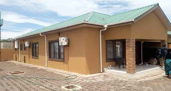 2-bedroom-flat-for-rent-in-chalala-big-2