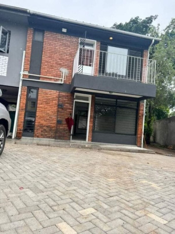 3-bedroom-apartment-for-rent-in-rhodespark-big-0