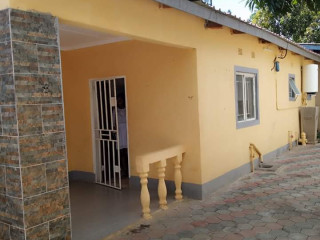 2-bedroom-house-for-rent-in-makeni