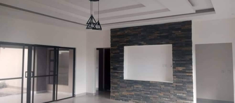 3-bedroom-standalone-house-for-rent-in-state-lodge-big-0