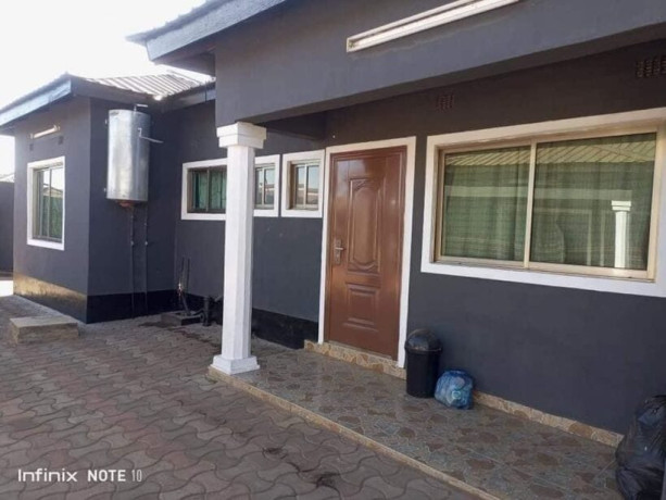 2-bedroom-flat-for-rent-in-chalala-big-5