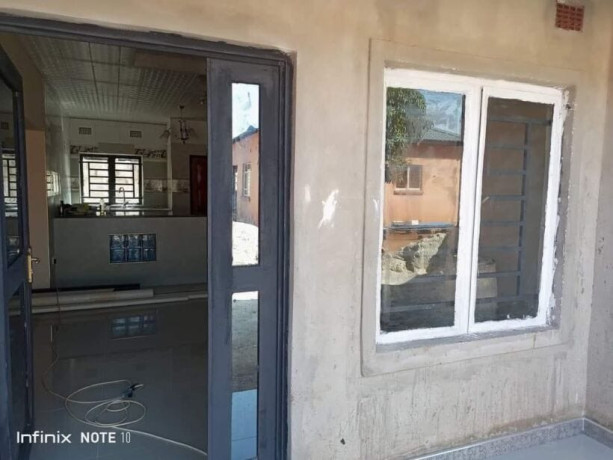 3-bedroom-flat-for-rent-in-chalala-big-3