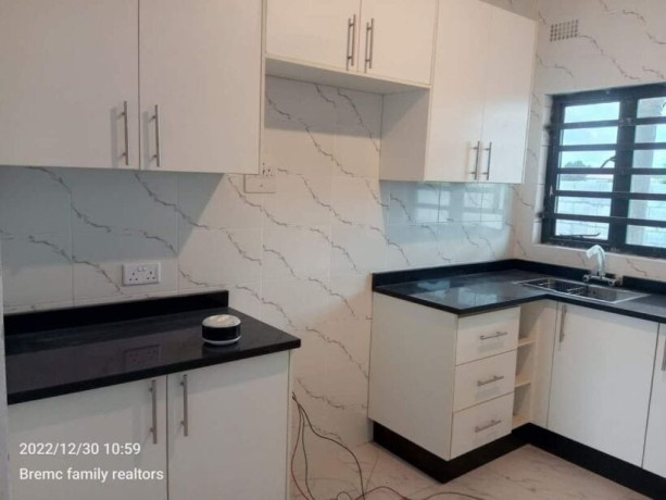 3-bedroom-flat-for-rent-in-chalala-big-4