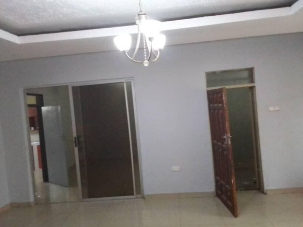 3-bedroom-flat-for-rent-in-chalala-big-7