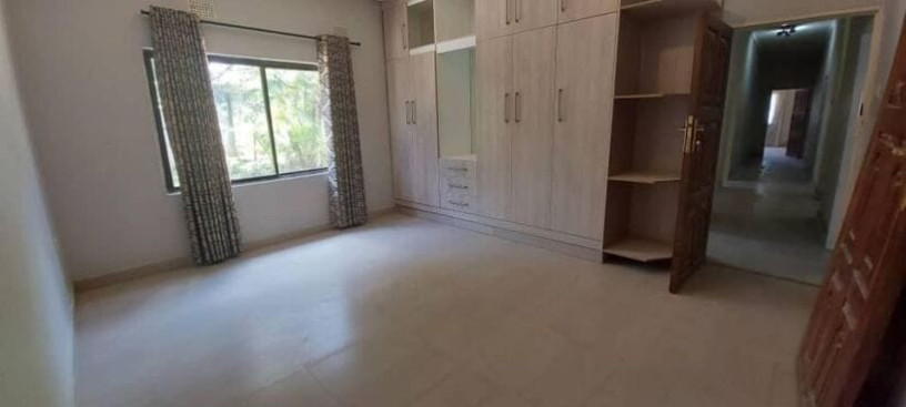 3-bedroom-house-for-rent-in-roma-big-4