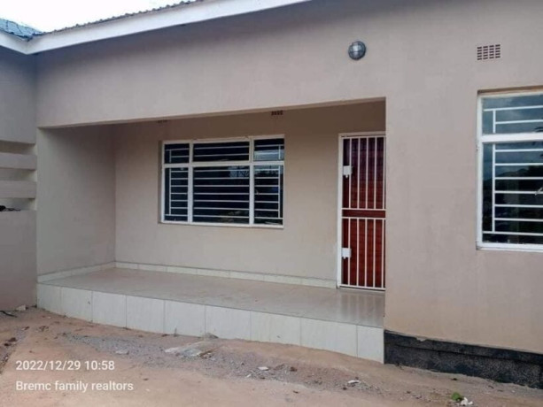 2-bedroom-flat-for-rent-in-chalala-big-6