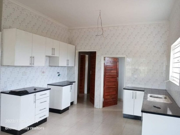 2-bedroom-flat-for-rent-in-chalala-big-2