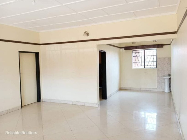 3-bedroom-flat-for-rent-in-chalala-big-3