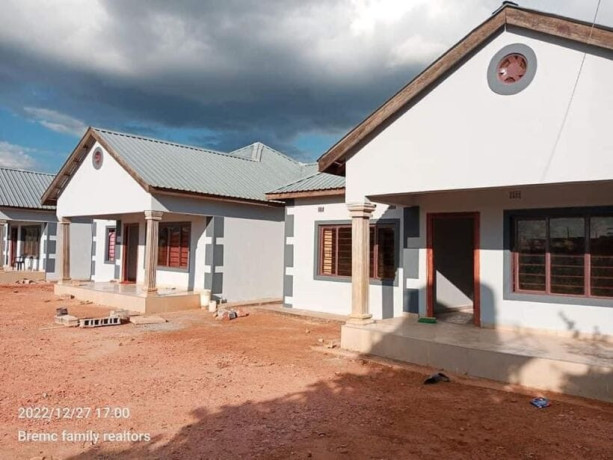 2-bedroom-flat-for-rent-in-chalala-big-1