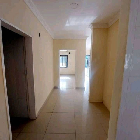 2-bedroom-newly-built-flats-for-rent-in-silverest-big-4