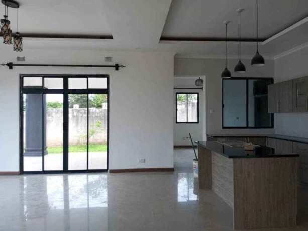 3-bedroom-flat-for-rent-in-ibex-hill-big-4