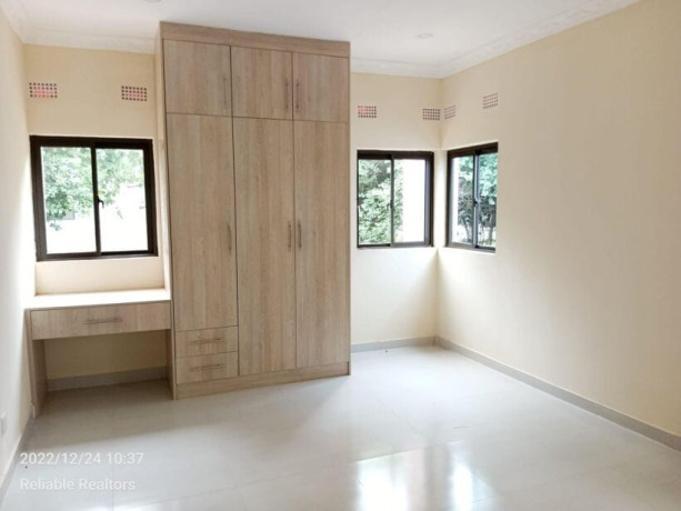 3-bedroom-flat-for-rent-in-chalala-big-2