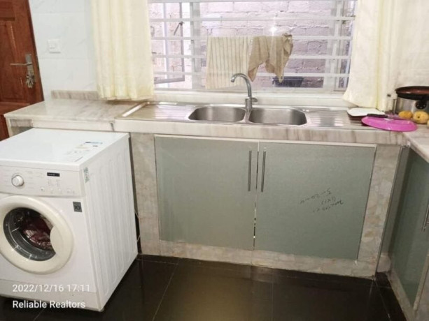 spacious-3-bedroom-flat-for-rent-in-chalala-big-4