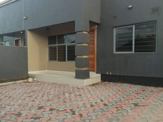 2-bedroom-flat-for-rent-in-meanwood-chamba-valley