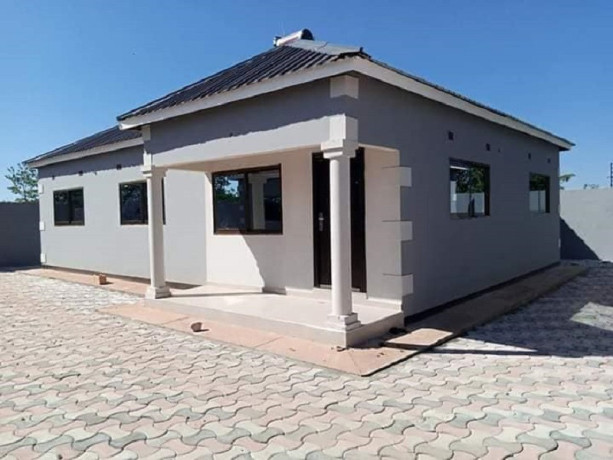 3-bedroom-flat-for-rent-in-chalala-big-2