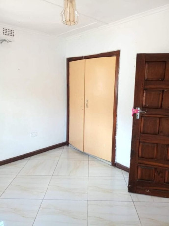 3-bedroom-flat-for-rent-in-chalala-big-2