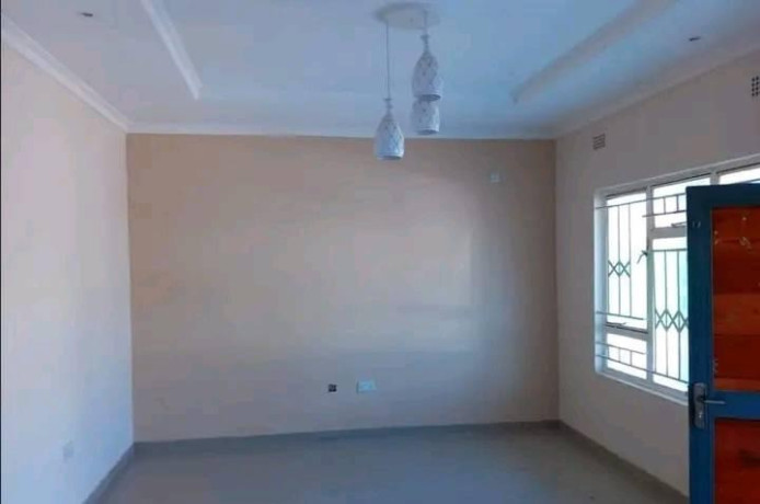 3-bedroom-flat-for-rent-in-libala-south-big-5