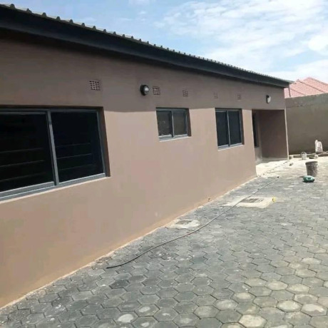 3-bedroom-flat-for-rent-in-makeni-big-0