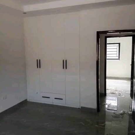 3-bedroom-flat-for-rent-in-makeni-big-8