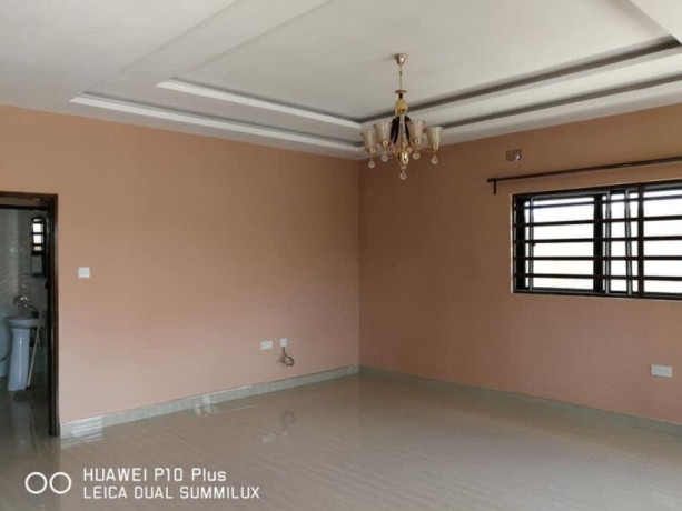 neat-and-beautiful-3-2-bedroom-flats-for-rent-in-lilayi-big-2
