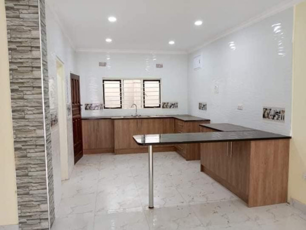 2-bedroom-flat-for-rent-in-chalala-big-4