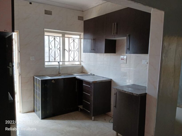 3-bedroom-flat-for-rent-in-chalala-big-6